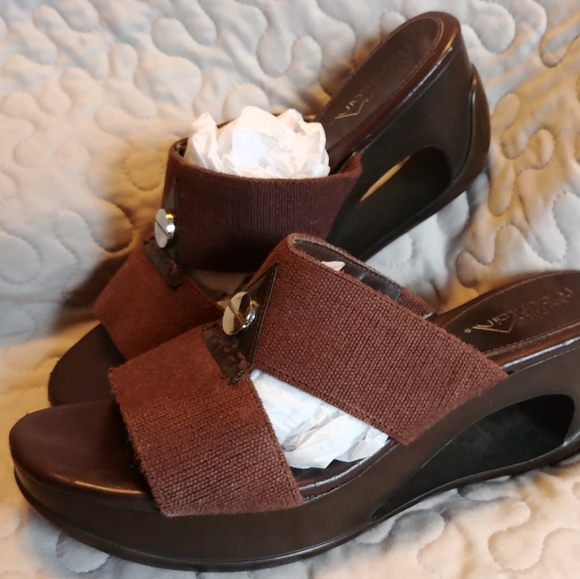 Funky brown White Mountain sandals 7 - Picture 2 of 5